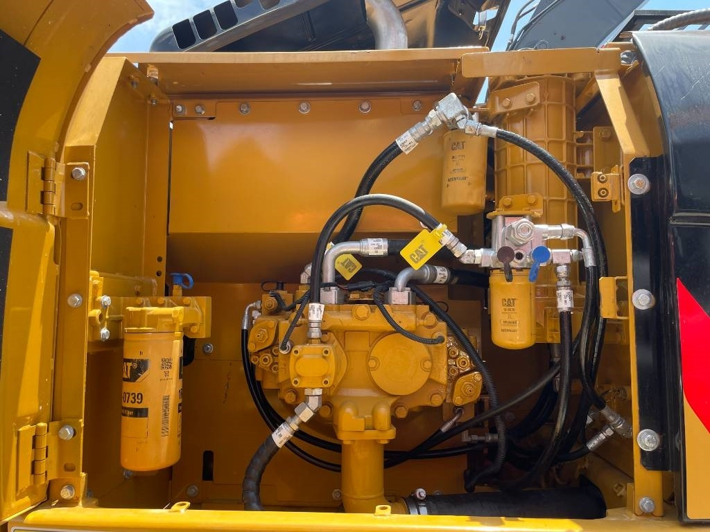 CAT 323D2  - Crawler excavator: picture 5 CAT 323D2  - Crawler excavator: picture 5