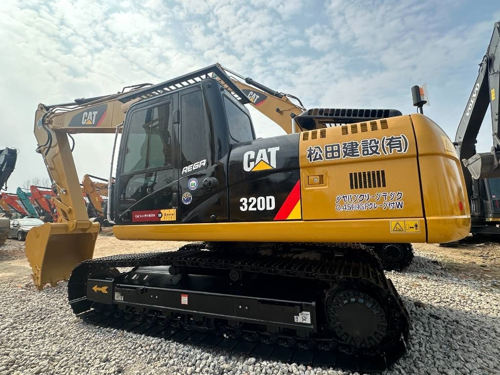 CAT CAT320D2 - Crawler excavator: picture 1 CAT CAT320D2 - Crawler excavator: picture 1