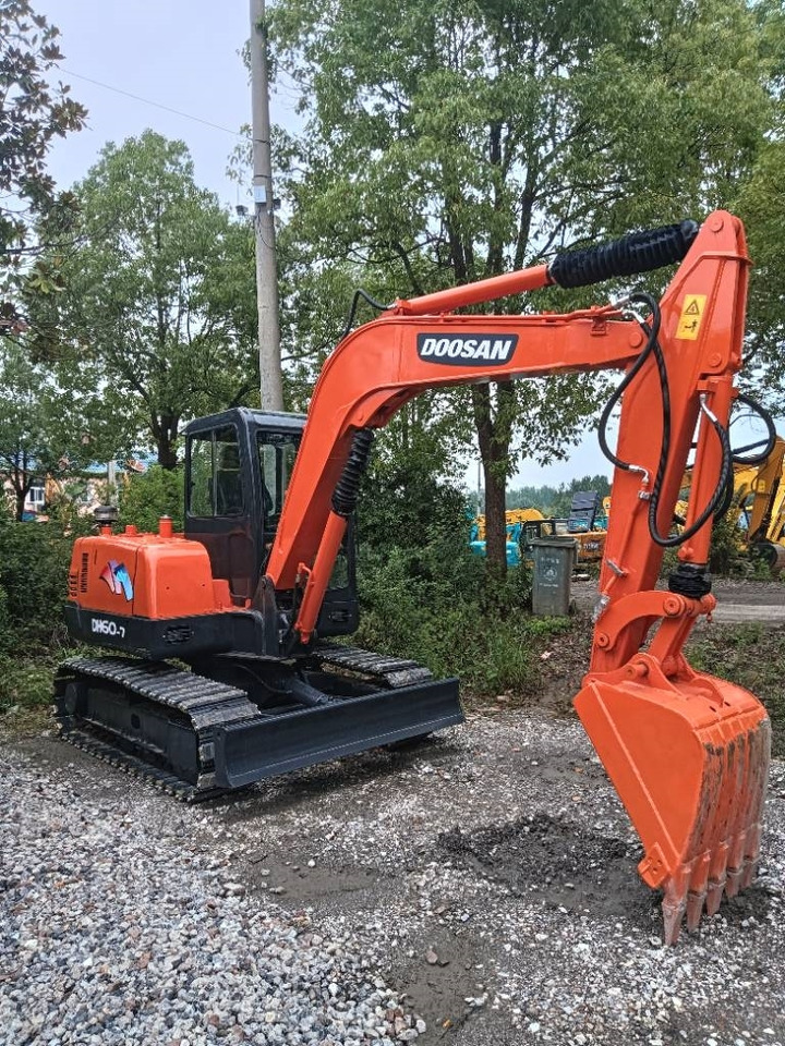 Doosan DH 60-7 - Crawler excavator: picture 1 Doosan DH 60-7 - Crawler excavator: picture 1