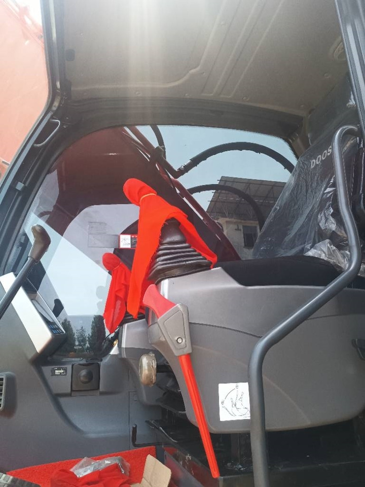 Doosan DX 225 - Crawler excavator: picture 5 Doosan DX 225 - Crawler excavator: picture 5