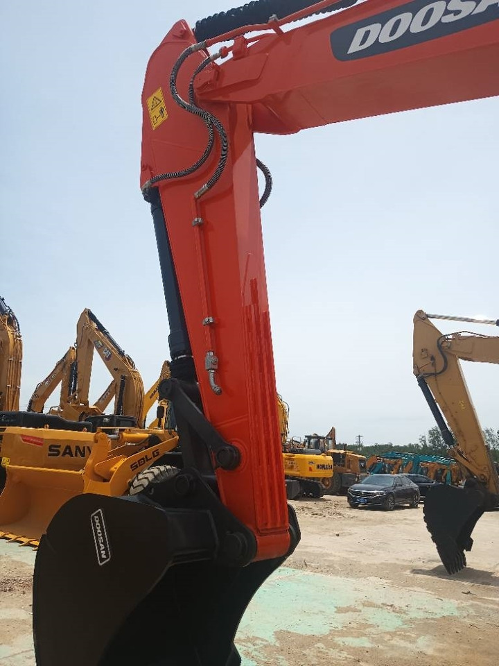 Doosan DX 225 - Crawler excavator: picture 4 Doosan DX 225 - Crawler excavator: picture 4