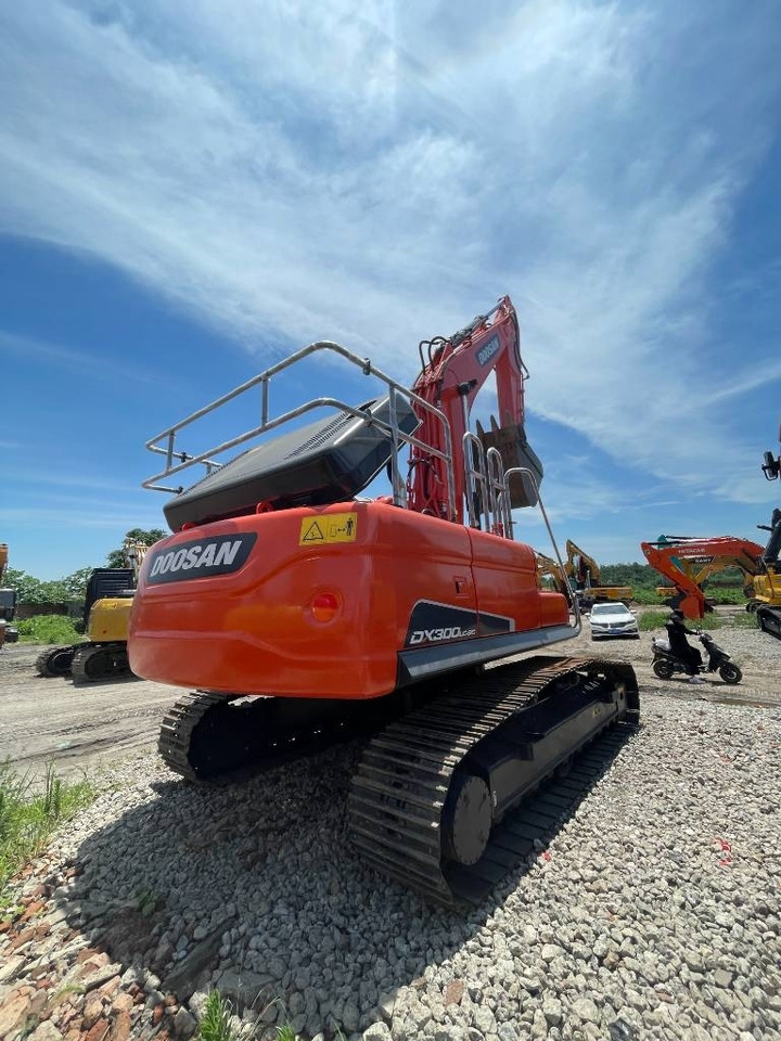 Doosan DX 300 - Crawler excavator: picture 2 Doosan DX 300 - Crawler excavator: picture 2