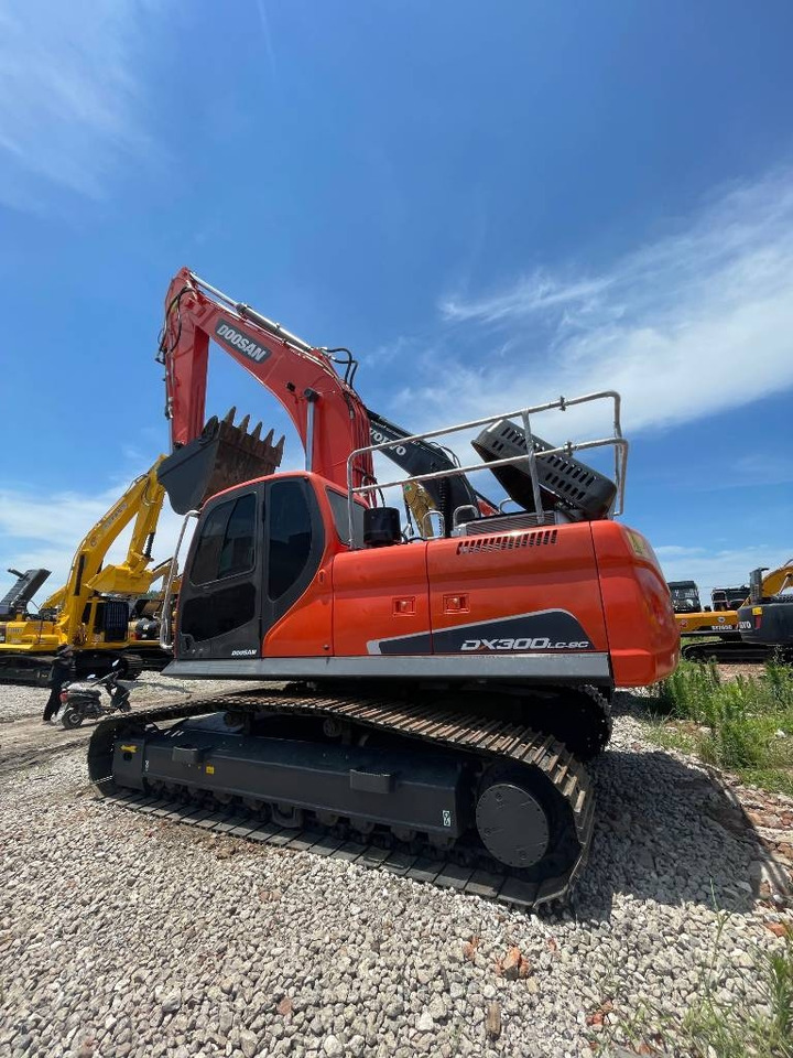 Doosan DX 300 LC - Crawler excavator: picture 1 Doosan DX 300 LC - Crawler excavator: picture 1