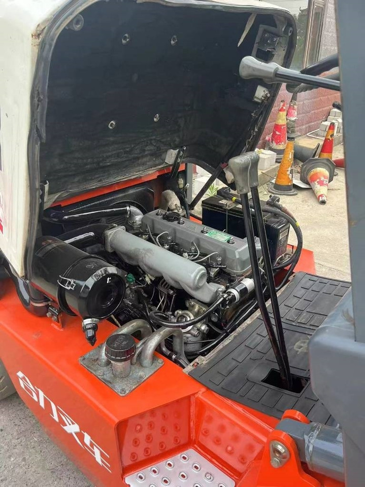 Heli CPC 30 - Diesel forklift: picture 4 Heli CPC 30 - Diesel forklift: picture 4