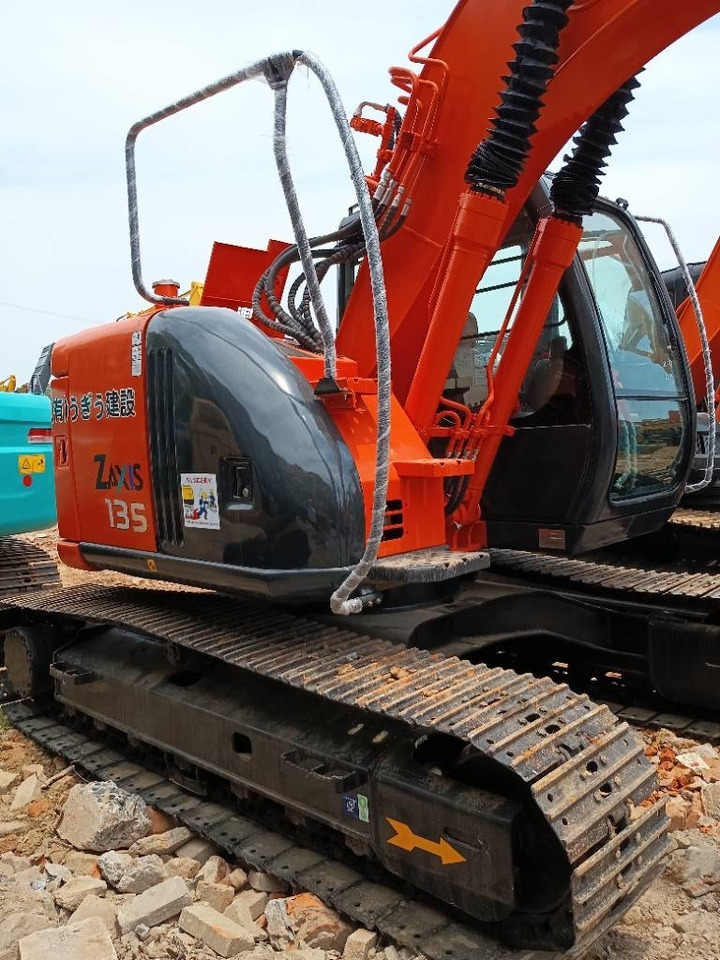 Hitachi ZX 135 - Crawler excavator: picture 2 Hitachi ZX 135 - Crawler excavator: picture 2