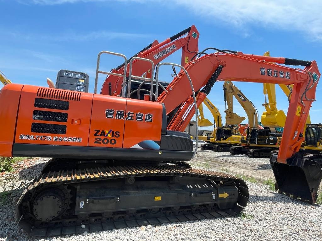 Hitachi ZX 200 - Crawler excavator: picture 1 Hitachi ZX 200 - Crawler excavator: picture 1