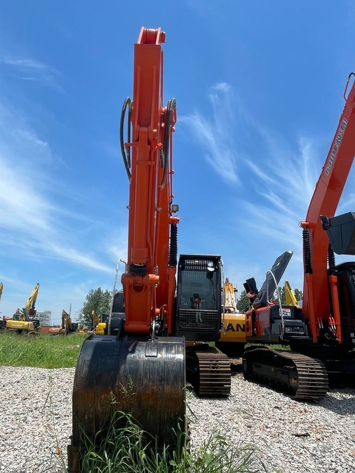 Hitachi ZX 200 - Crawler excavator: picture 2 Hitachi ZX 200 - Crawler excavator: picture 2