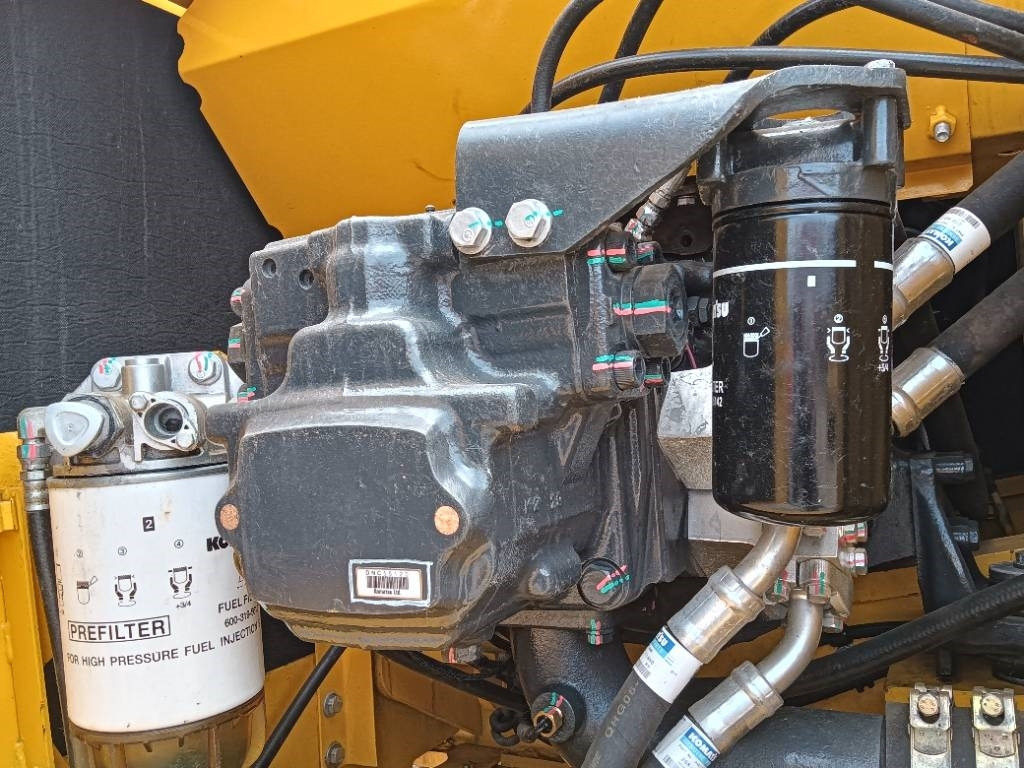 Komatsu PC 210 - Crawler excavator: picture 3 Komatsu PC 210 - Crawler excavator: picture 3