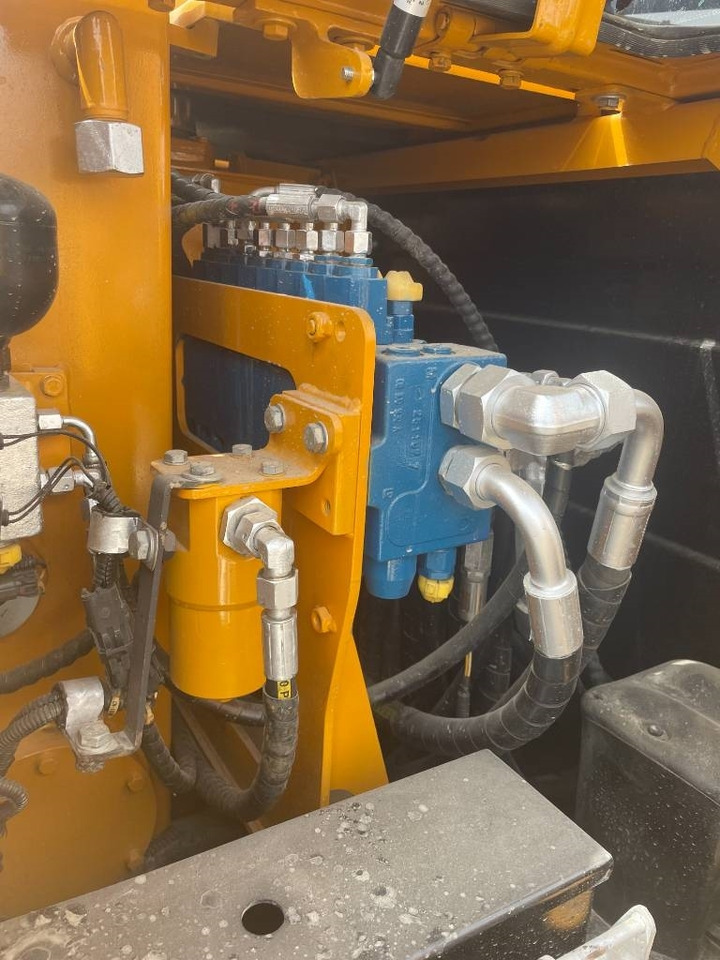 Komatsu PC 240 LC - Crawler excavator: picture 2 Komatsu PC 240 LC - Crawler excavator: picture 2