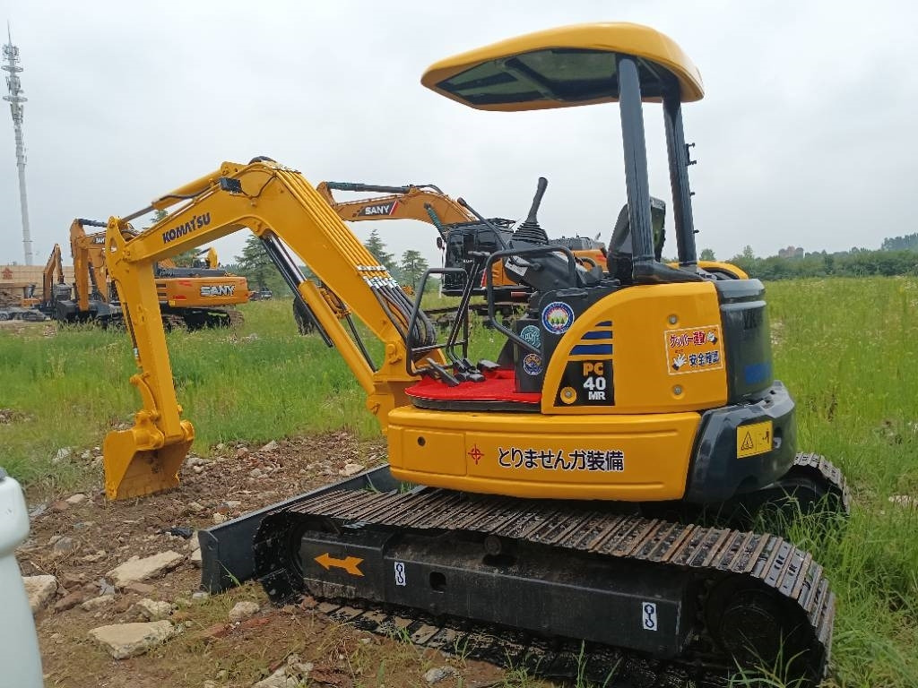Komatsu PC 40  - Crawler excavator: picture 2 Komatsu PC 40  - Crawler excavator: picture 2