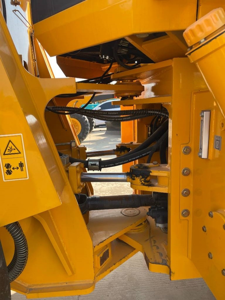Liugong CLG 856 - Wheel loader: picture 3 Liugong CLG 856 - Wheel loader: picture 3