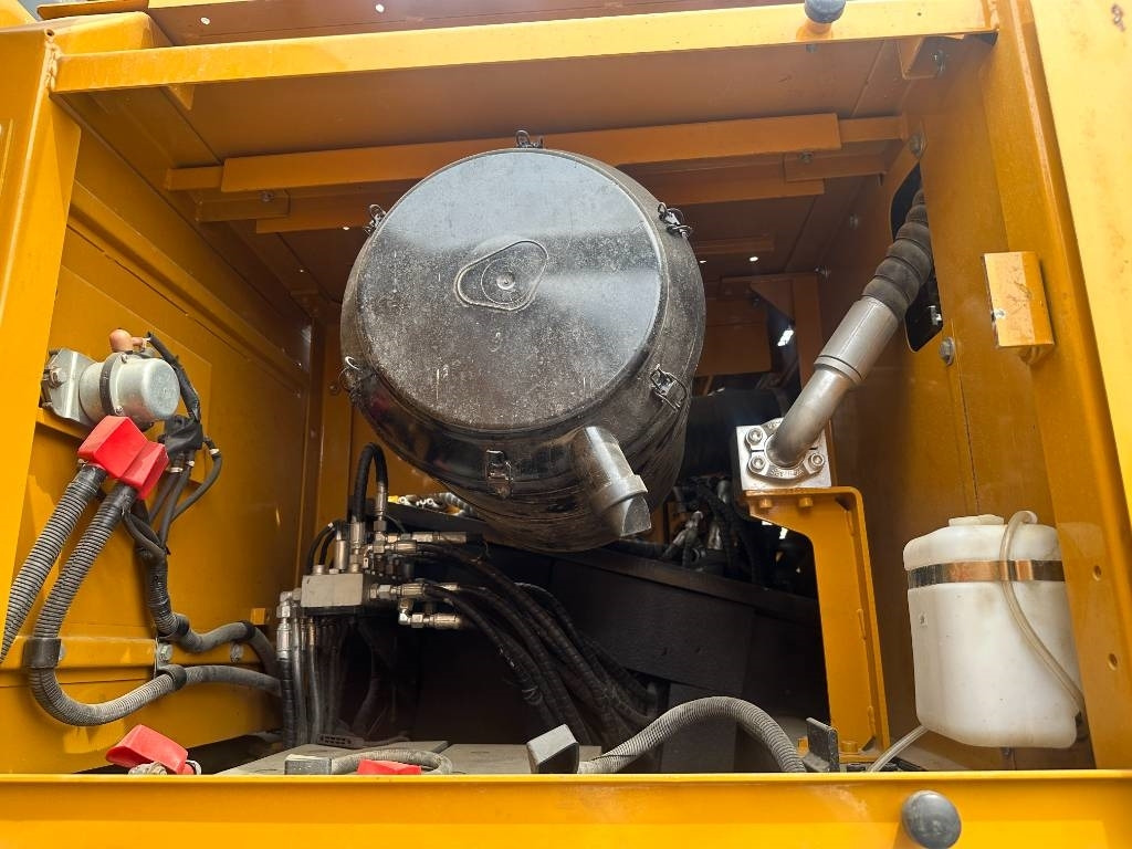 Sany SY 365 H - Crawler excavator: picture 3 Sany SY 365 H - Crawler excavator: picture 3