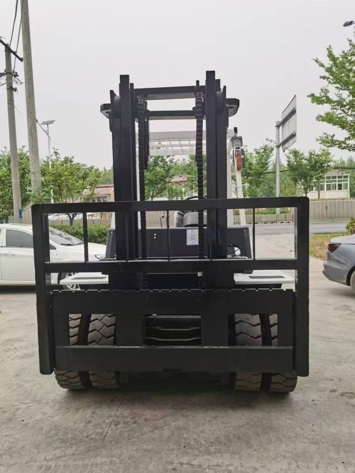 TCM FD 50 - Diesel forklift: picture 3 TCM FD 50 - Diesel forklift: picture 3