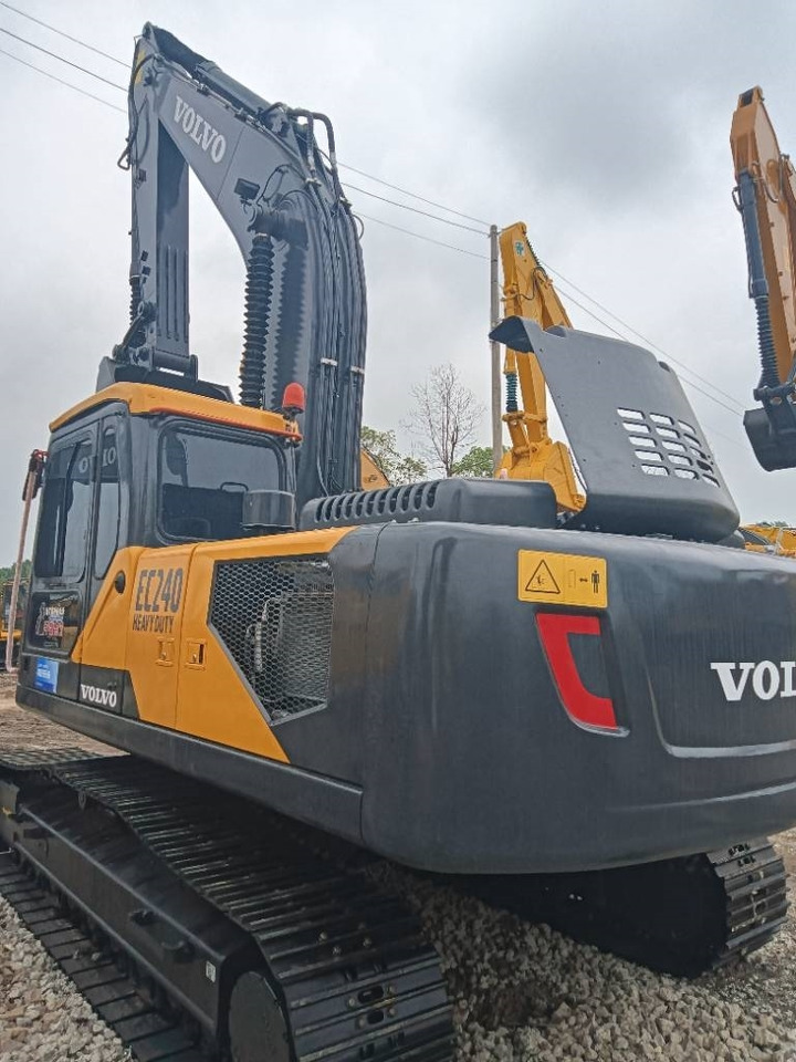 Volvo EC 240 - Crawler excavator: picture 3 Volvo EC 240 - Crawler excavator: picture 3