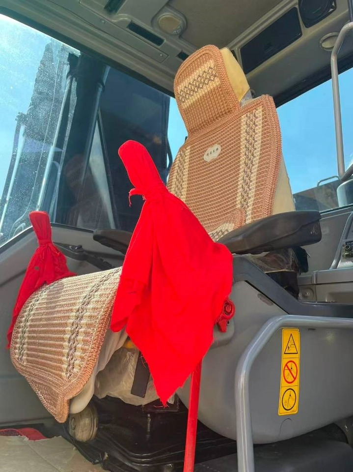 Volvo EC 240 - Crawler excavator: picture 3 Volvo EC 240 - Crawler excavator: picture 3