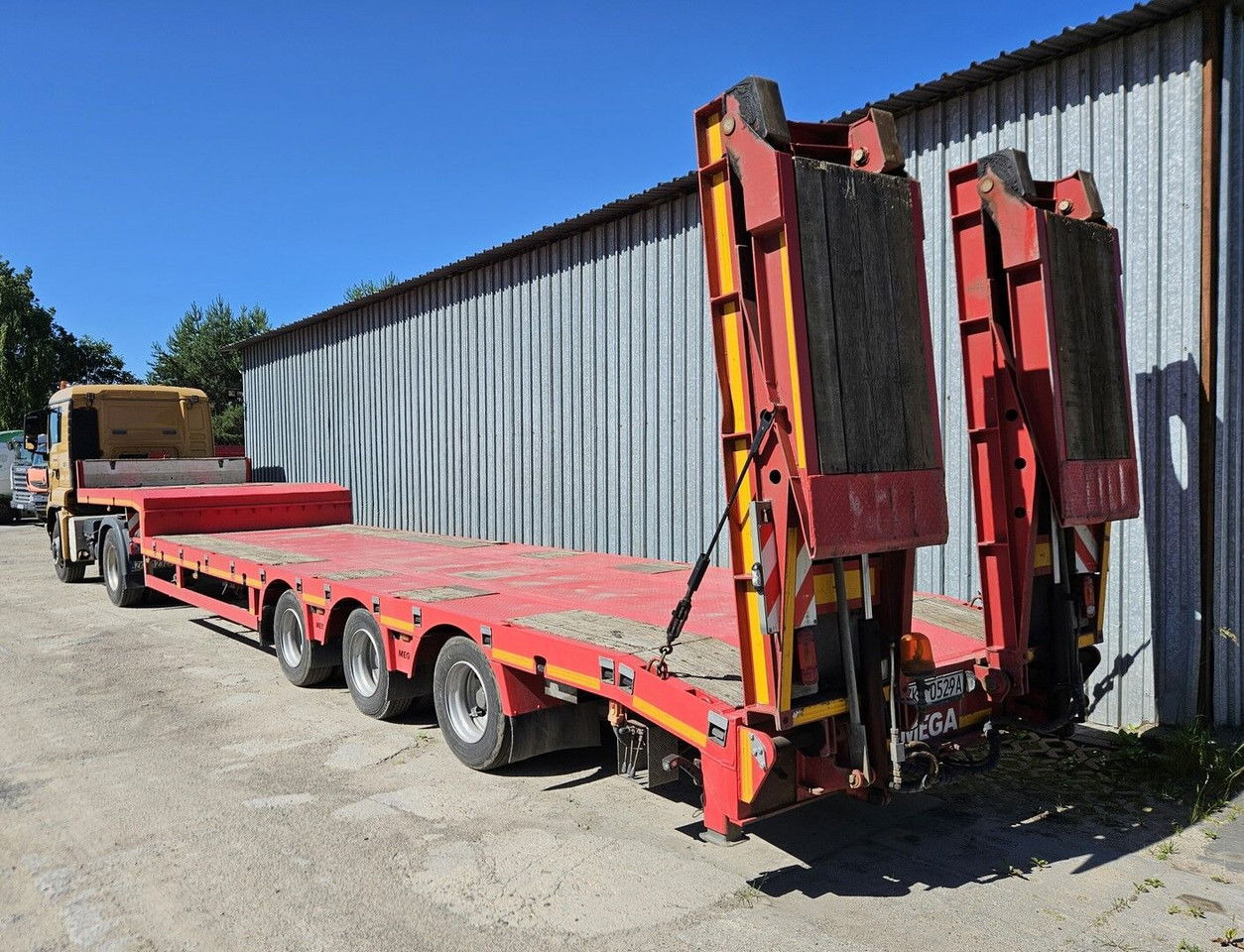 Mega MNN - Low loader semi-trailer: picture 2 Mega MNN - Low loader semi-trailer: picture 2