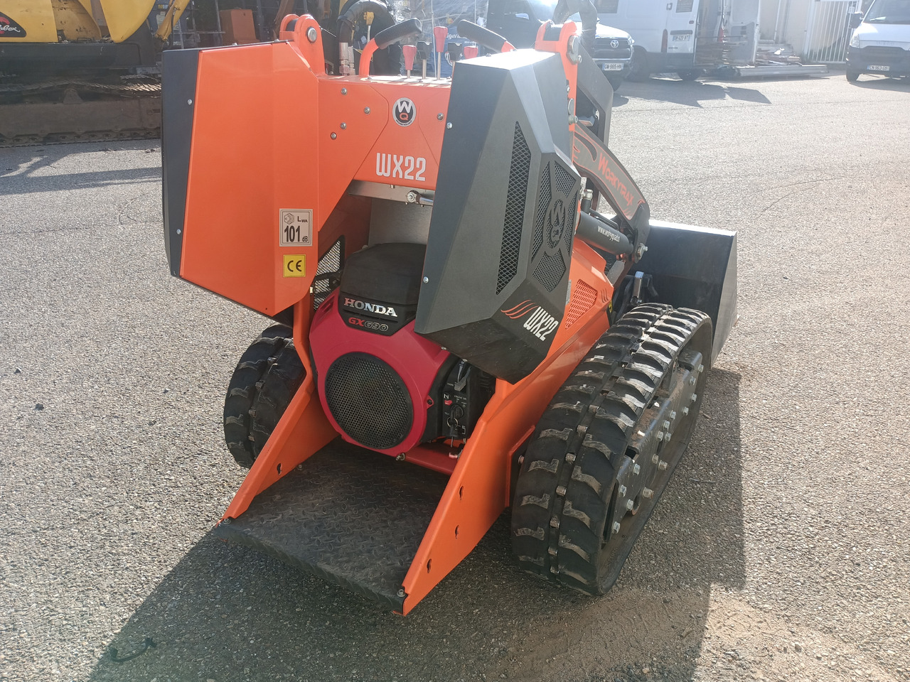 Cast Loaders Worky Trax WX22 - Compact track loader: picture 3 Cast Loaders Worky Trax WX22 - Compact track loader: picture 3