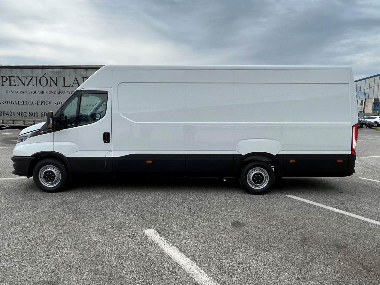 Iveco DAILY VAN, 2,3D 156k, 35S16 V - Panel van: picture 3 Iveco DAILY VAN, 2,3D 156k, 35S16 V - Panel van: picture 3