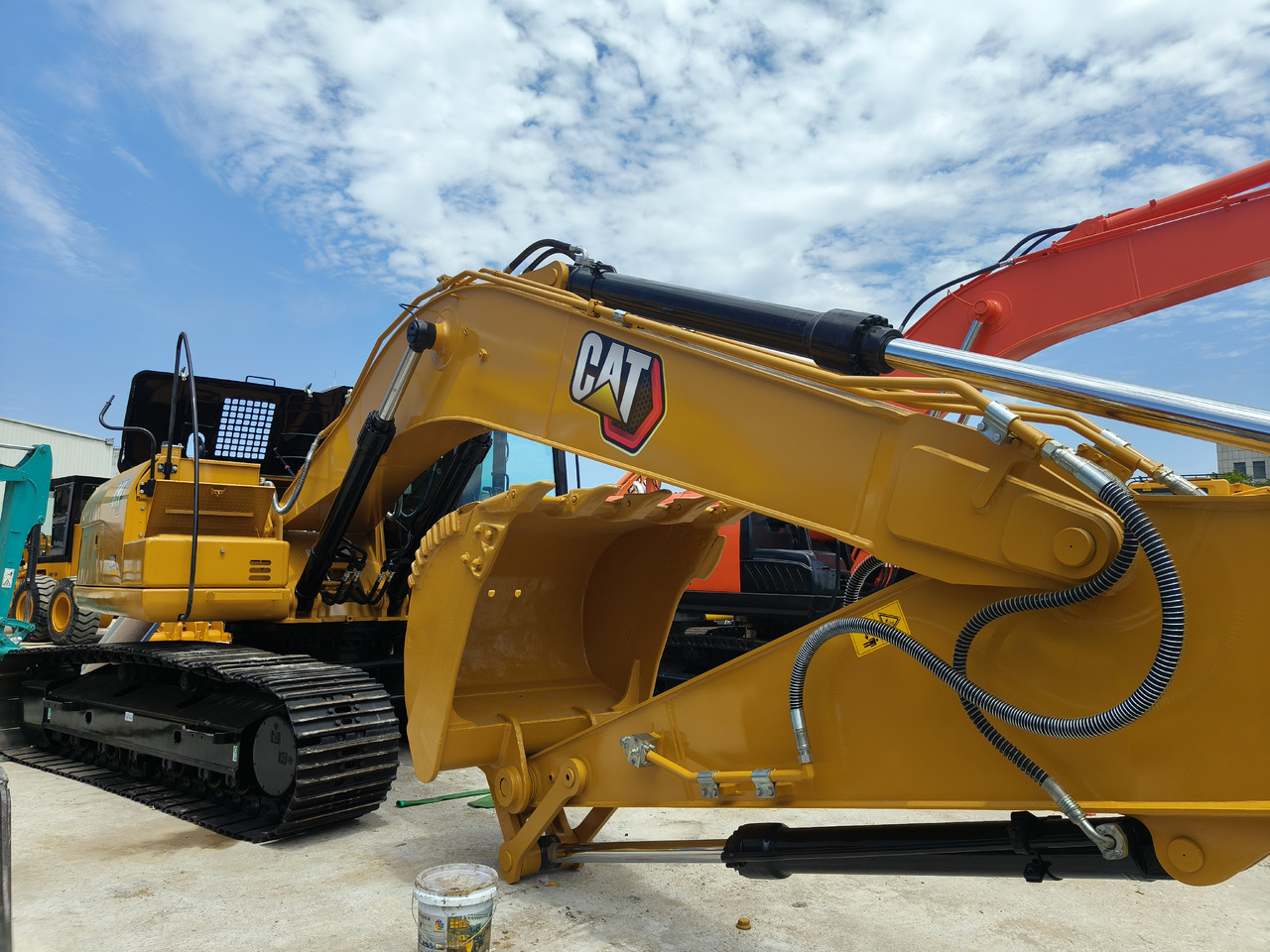 Crawler excavator CATERPILLAR 320GX: picture 7