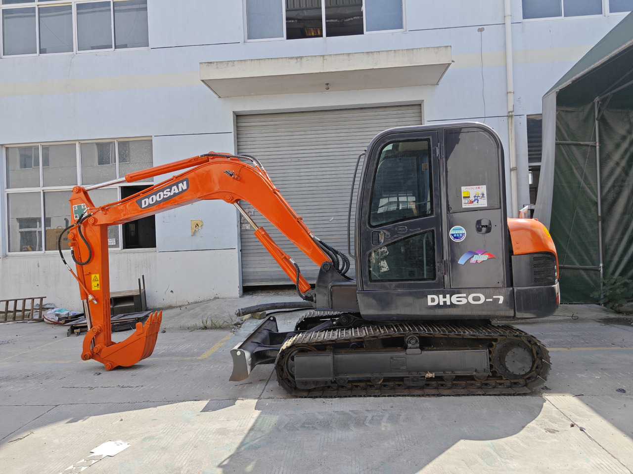 Mini excavator Doosan DH60: picture 6