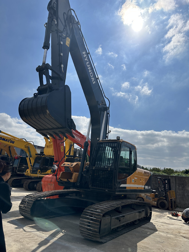 HYUNDAI 300lc-9s used 30ton 300 excavator - Crawler excavator: picture 3 HYUNDAI 300lc-9s used 30ton 300 excavator - Crawler excavator: picture 3
