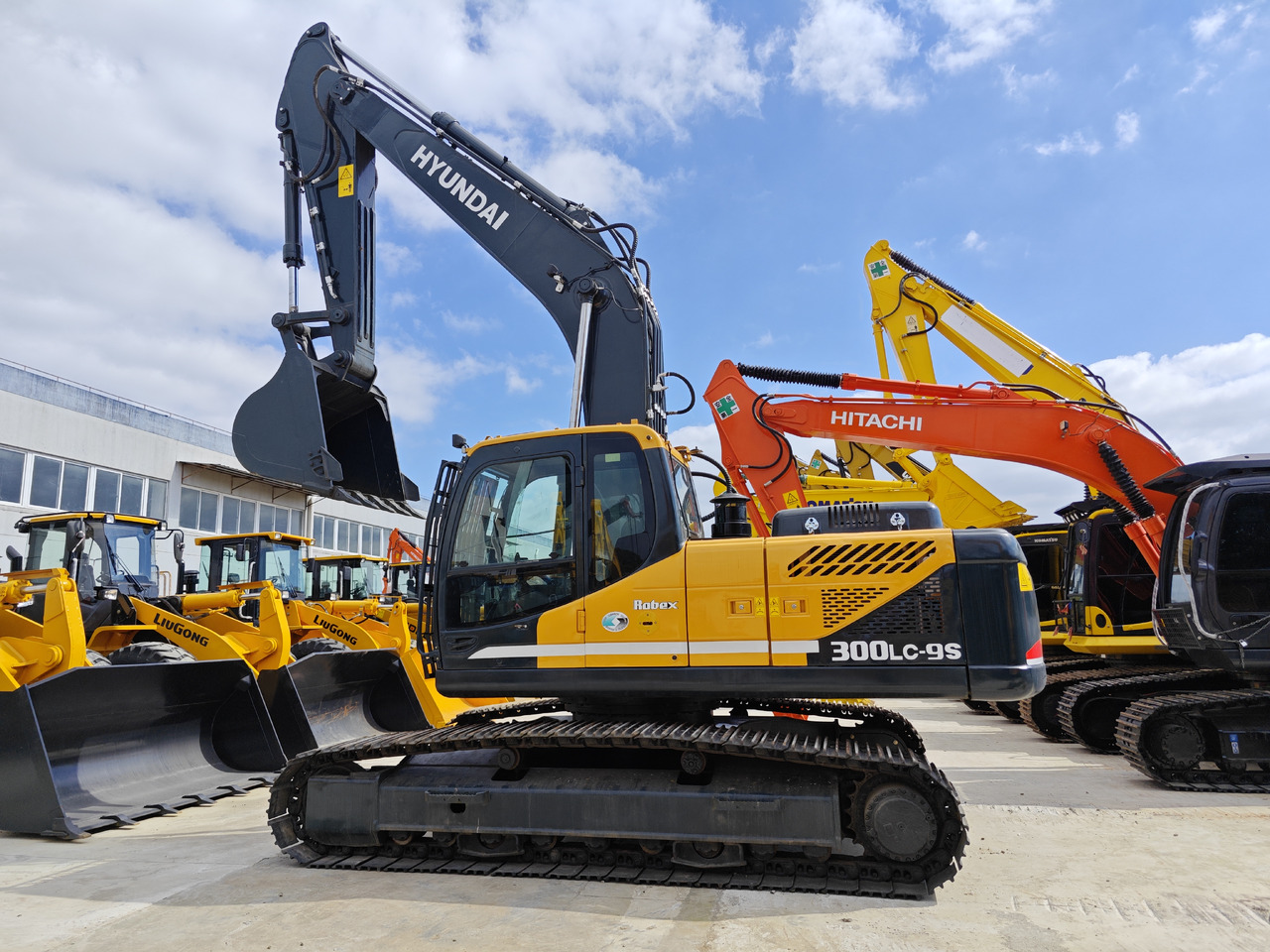 HYUNDAI R300LC-9S - Crawler excavator: picture 1 HYUNDAI R300LC-9S - Crawler excavator: picture 1