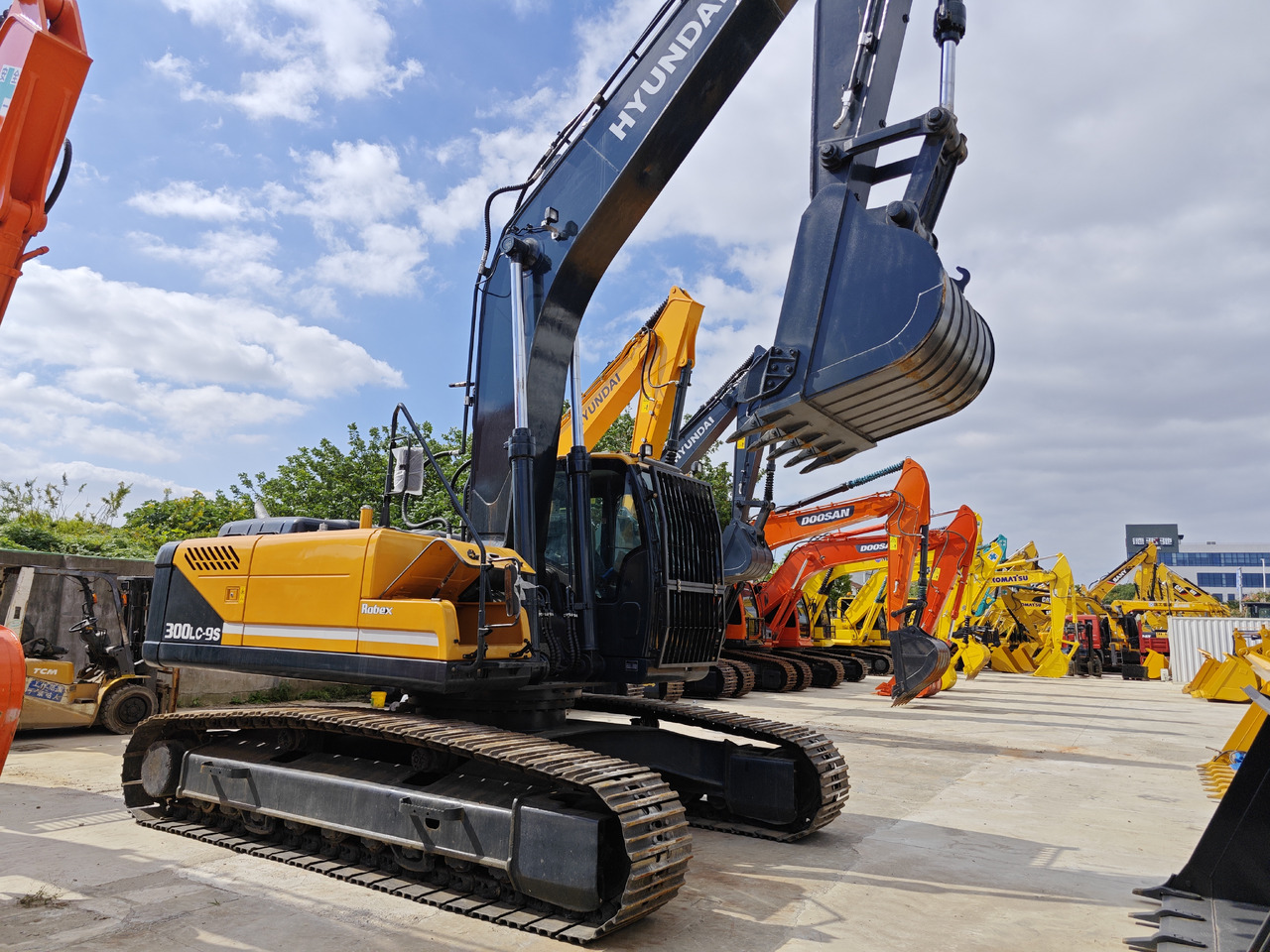 Hyundai 300LC-9S 300 - Crawler excavator: picture 3 Hyundai 300LC-9S 300 - Crawler excavator: picture 3