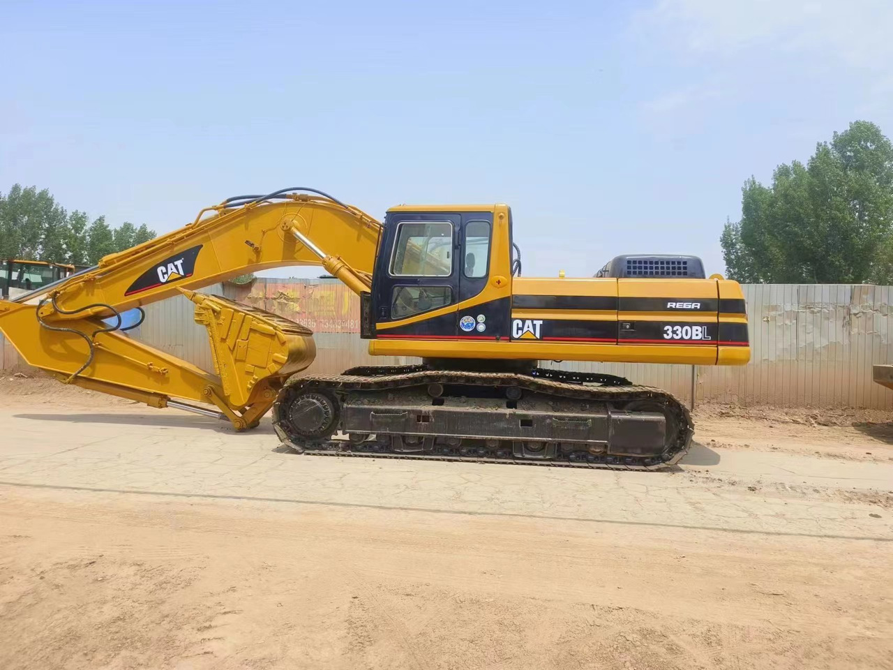 Crawler excavator caterpillar 330B Used excavator: picture 6