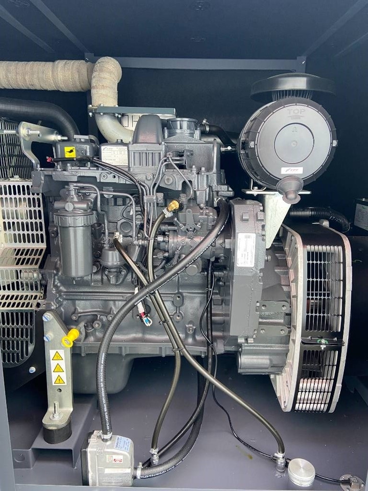 Iveco NEF45SM2 - 88 kVA Generator - DPX-17551 - Generator set: picture 4 Iveco NEF45SM2 - 88 kVA Generator - DPX-17551 - Generator set: picture 4