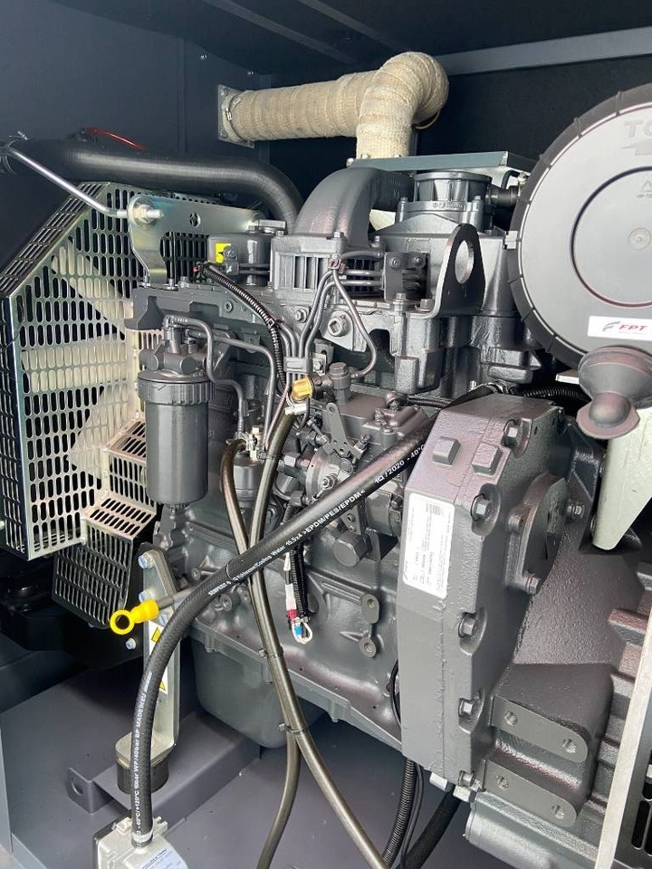 Iveco NEF45SM2 - 88 kVA Generator - DPX-17551 - Generator set: picture 5 Iveco NEF45SM2 - 88 kVA Generator - DPX-17551 - Generator set: picture 5