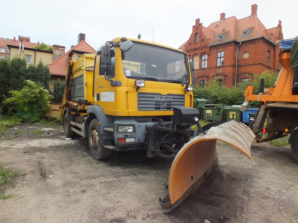 Snow removal vehicle MAN 18.240 TGM E4 SPECJALISTYCZNY: picture 1