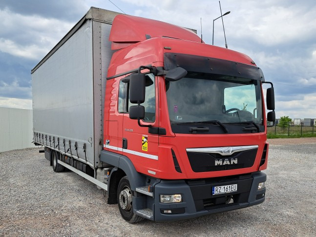 MAN TGL 12.220 SOLÓWKA - Curtainsider truck: picture 1 MAN TGL 12.220 SOLÓWKA - Curtainsider truck: picture 1