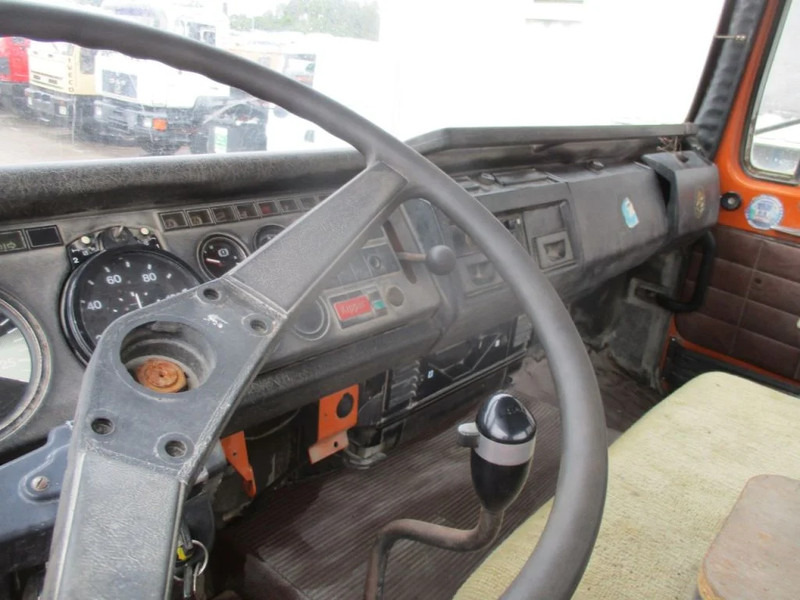 Cab chassis truck MAN 26-281 , 6x4 , Manual Eaton: picture 15
