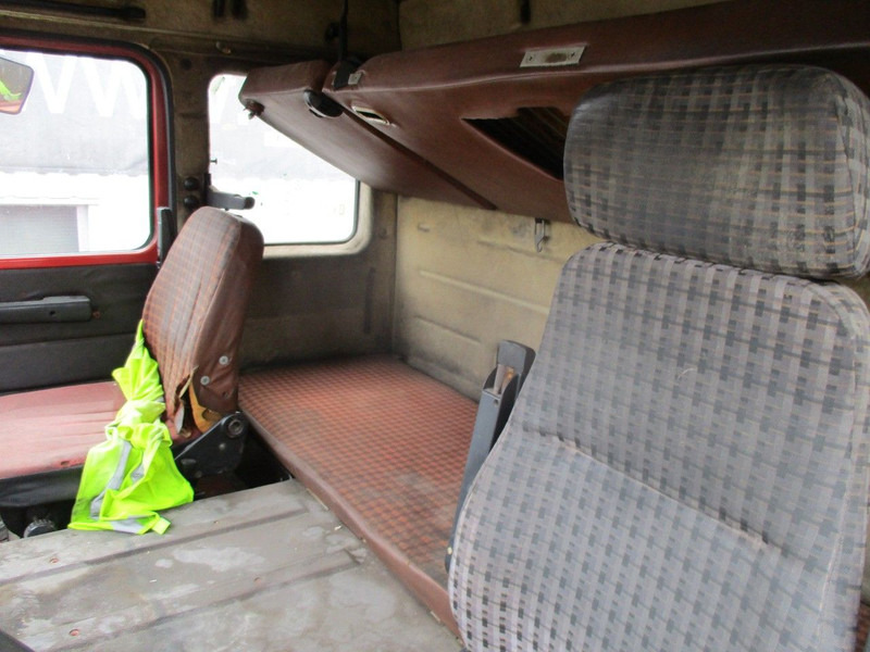 Dropside/ Flatbed truck Mercedes-Benz 1626 , V8 , ZF Manual , spring suspension: picture 10