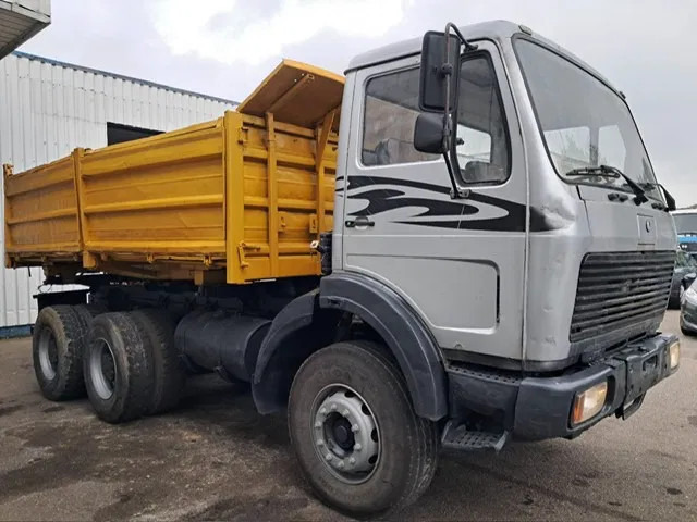 Mercedes-Benz 2628 , V8 , 6x4 , 3 Way Tipper, ZF Manual , Spring Suspension - Tipper: picture 4 Mercedes-Benz 2628 , V8 , 6x4 , 3 Way Tipper, ZF Manual , Spring Suspension - Tipper: picture 4