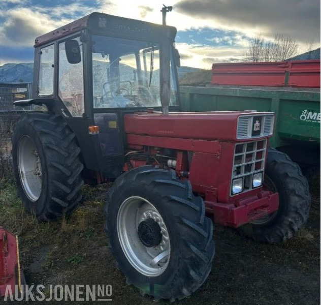 1981 International 844S 4WD Rattgir - Farm tractor: picture 1 1981 International 844S 4WD Rattgir - Farm tractor: picture 1