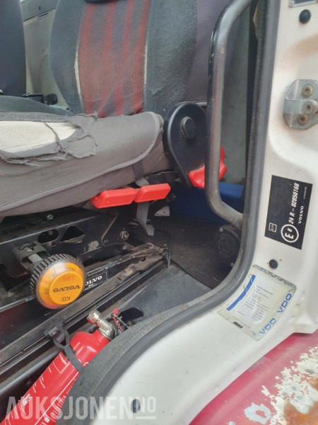 Tipper 1986 Volvo FL6164X2 tippbil med kran: picture 19