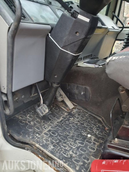 Tipper 1986 Volvo FL6164X2 tippbil med kran: picture 17