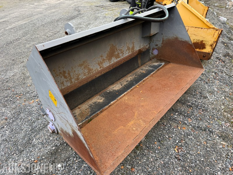 2000 Holms Strøskuffe 2m3 - BM feste - Loader bucket: picture 2 2000 Holms Strøskuffe 2m3 - BM feste - Loader bucket: picture 2