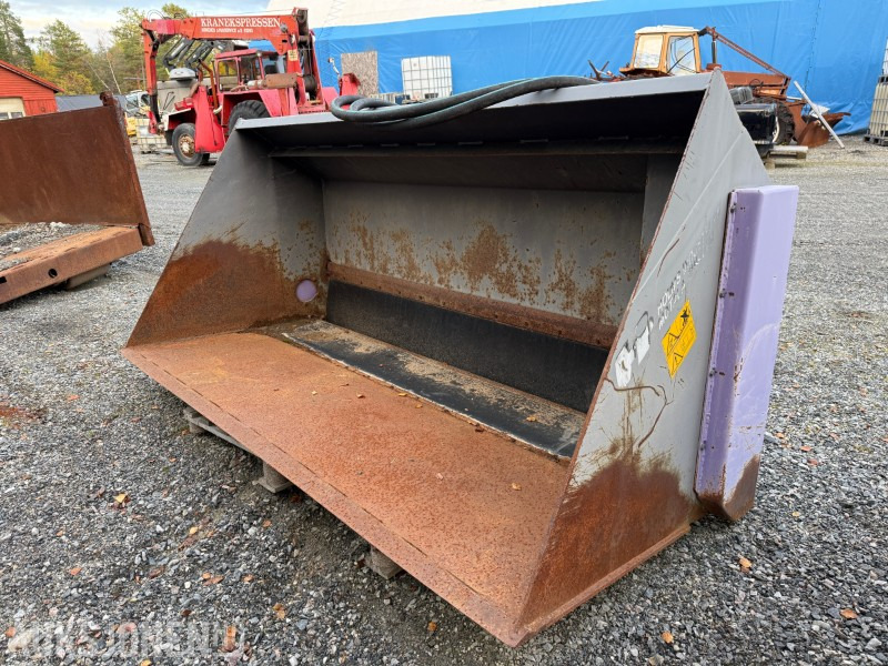 2000 Holms Strøskuffe 2m3 - BM feste - Loader bucket: picture 1 2000 Holms Strøskuffe 2m3 - BM feste - Loader bucket: picture 1