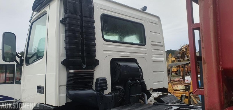 2000 Volvo FM-12 MED KASSE OG MASKINFLAK - Hook lift truck: picture 5 2000 Volvo FM-12 MED KASSE OG MASKINFLAK - Hook lift truck: picture 5