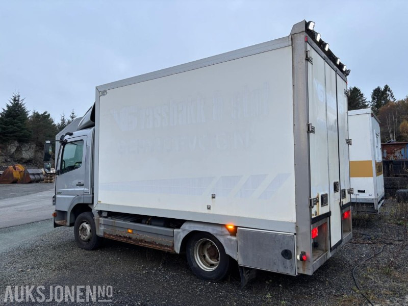 2007 Mercedes-Benz Servicebil Med Palfinger kran og Diesel generator. - Box truck: picture 3 2007 Mercedes-Benz Servicebil Med Palfinger kran og Diesel generator. - Box truck: picture 3