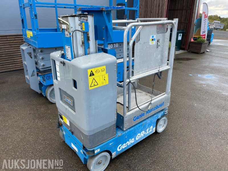 2008 Genie GR 12 Mastelift 234 timer - Aerial platform: picture 4 2008 Genie GR 12 Mastelift 234 timer - Aerial platform: picture 4