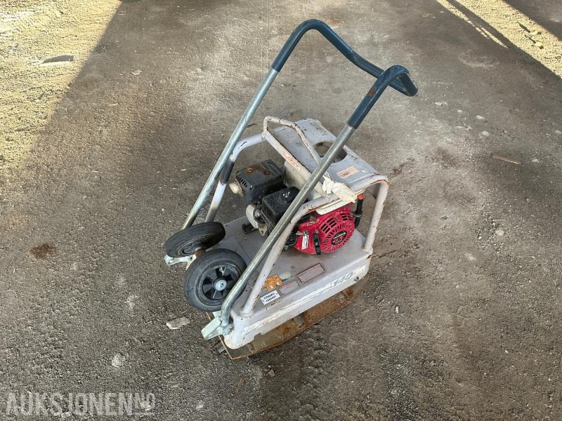 2008 SWEPAC F140 - VIBROPLATE - Roller: picture 1 2008 SWEPAC F140 - VIBROPLATE - Roller: picture 1