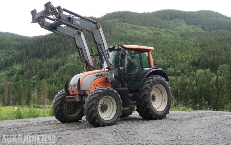 2008 Valtra N141 Twintrac traktor / 9121 timer - Farm tractor: picture 1 2008 Valtra N141 Twintrac traktor / 9121 timer - Farm tractor: picture 1
