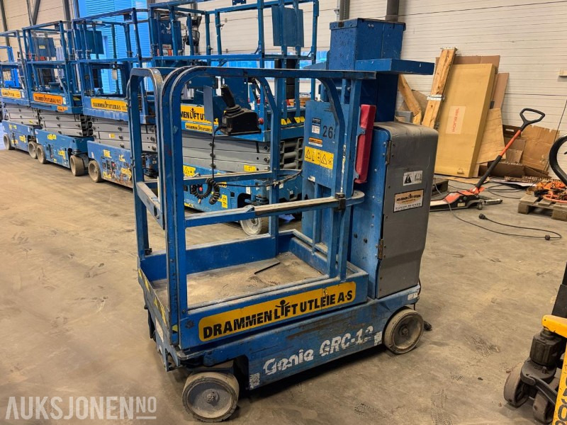 2011 Genie GRC12 mastelift / 6 meter - Aerial platform: picture 4 2011 Genie GRC12 mastelift / 6 meter - Aerial platform: picture 4