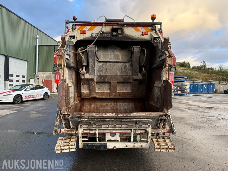 2011 Volvo FM330 6X2 Komprimatorbil 22M3 - Strøere - Baklaster - 353908KM - Garbage truck: picture 4 2011 Volvo FM330 6X2 Komprimatorbil 22M3 - Strøere - Baklaster - 353908KM - Garbage truck: picture 4