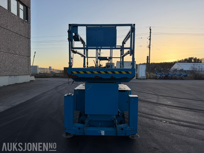 2012 Genie GS-4069 terrenggående sakselift med arbeidshøyde på 14 meter og løftekapasitet på 363 kg - Aerial platform: picture 3 2012 Genie GS-4069 terrenggående sakselift med arbeidshøyde på 14 meter og løftekapasitet på 363 kg - Aerial platform: picture 3