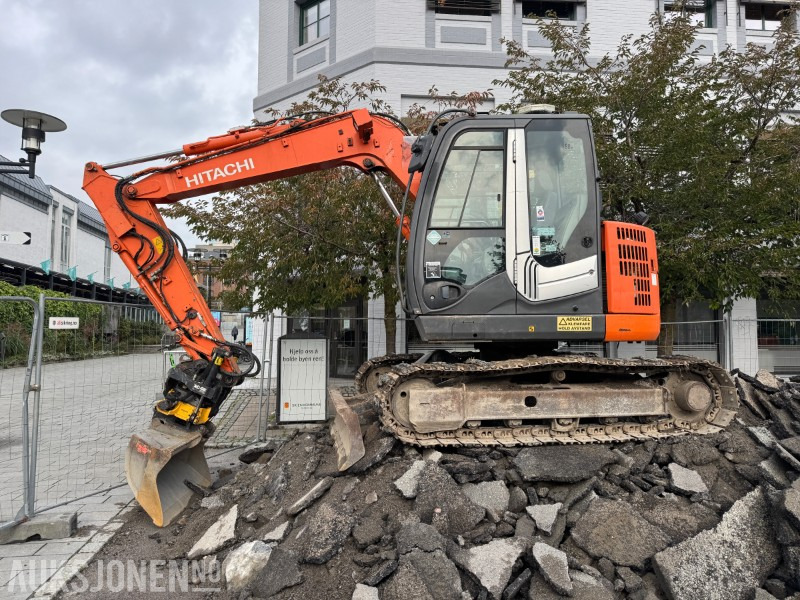 2013 Hitachi ZX85US-3 - Beltegraver - Gravemaskin - Engcon tiltrotator - Excavator: picture 2 2013 Hitachi ZX85US-3 - Beltegraver - Gravemaskin - Engcon tiltrotator - Excavator: picture 2