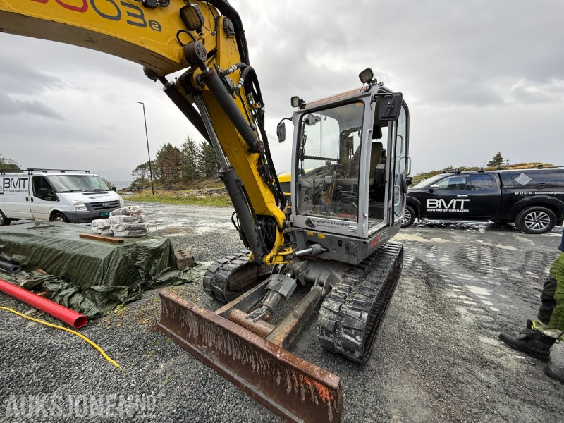 2013 Wacker Neuson 6003 - Gravemaskin - VA-bom - Gummibelter - tiltrotator - skjær - pusseskuff - 3535 timer - Excavator: picture 2 2013 Wacker Neuson 6003 - Gravemaskin - VA-bom - Gummibelter - tiltrotator - skjær - pusseskuff - 3535 timer - Excavator: picture 2